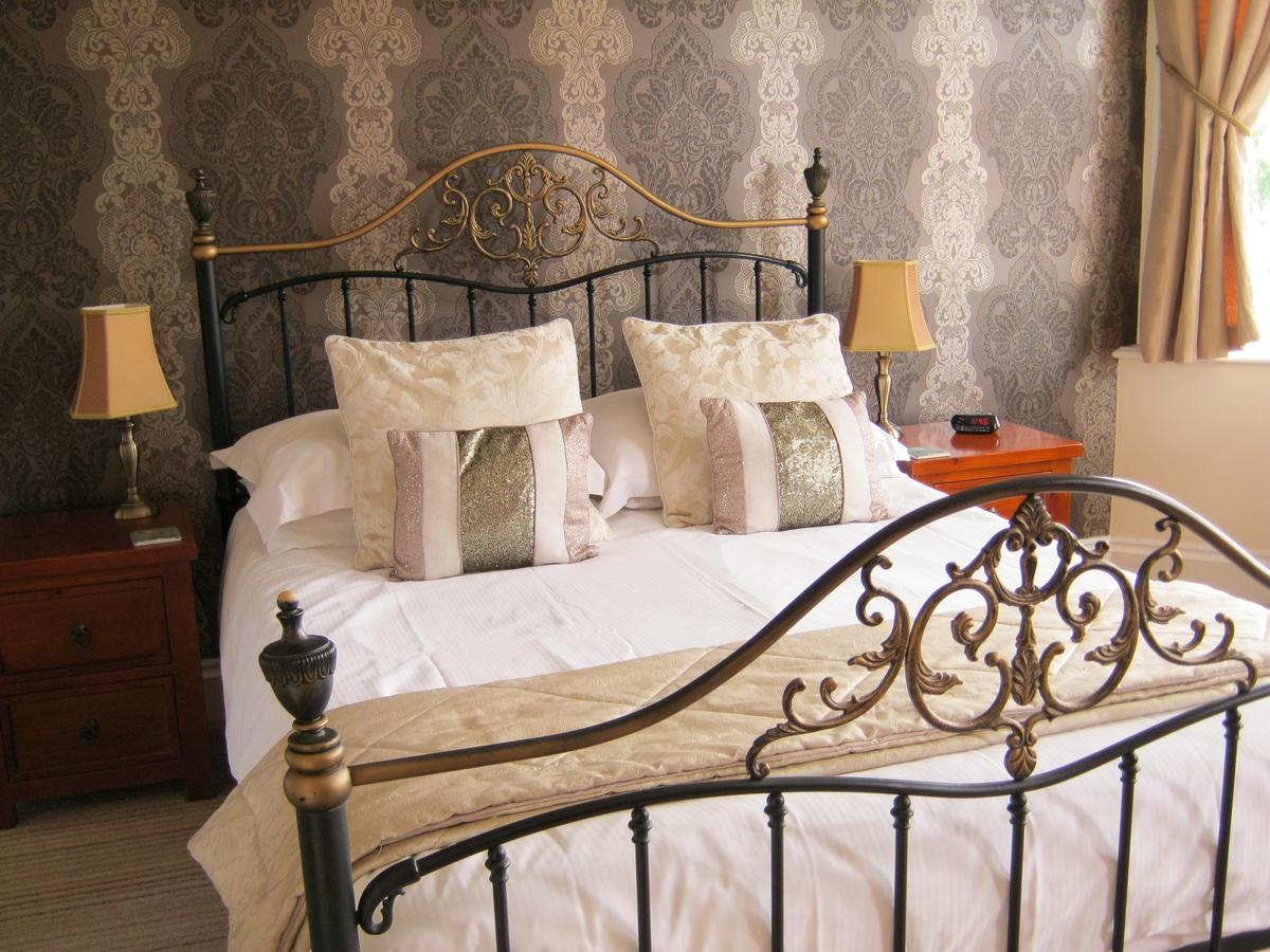 Autumn Leaves Guest House Γουίτμπι Εξωτερικό φωτογραφία